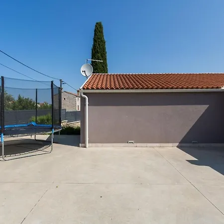 Mabella Villa
