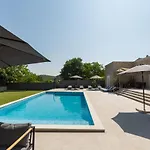 Mabella Villa *