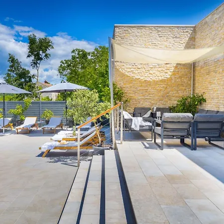 Mabella Villa
