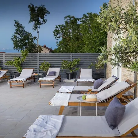 Mabella Villa *